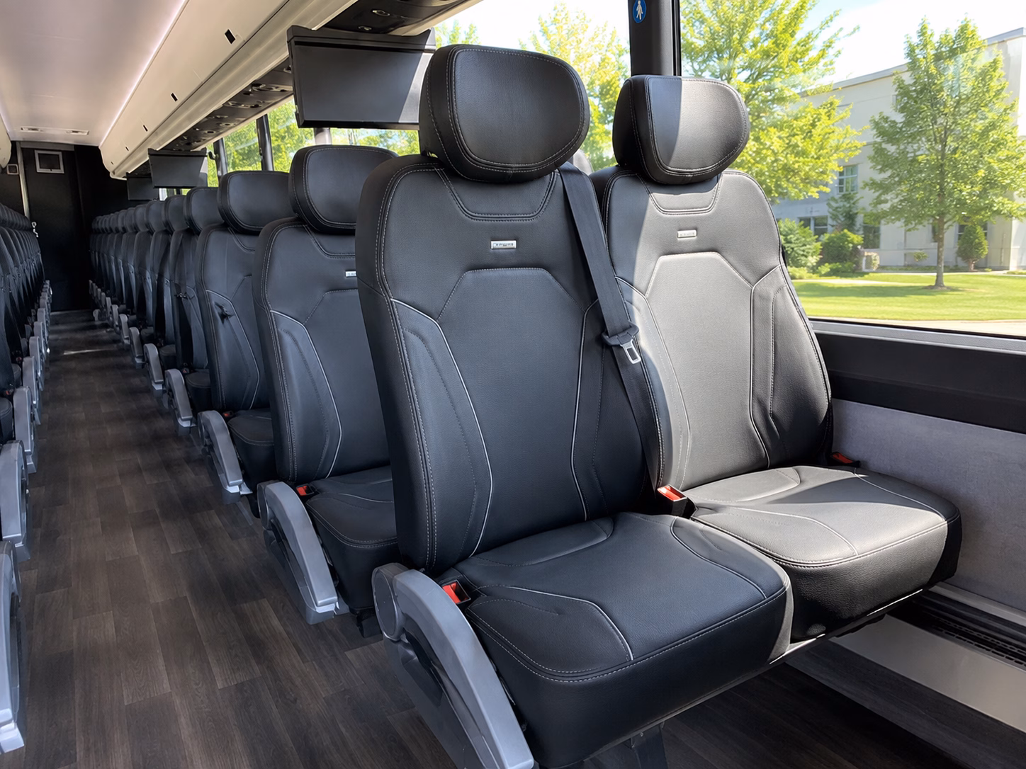 bouldercharterbusservices com helps you find wine tour buses for the colorado mountain winefest and harvest season