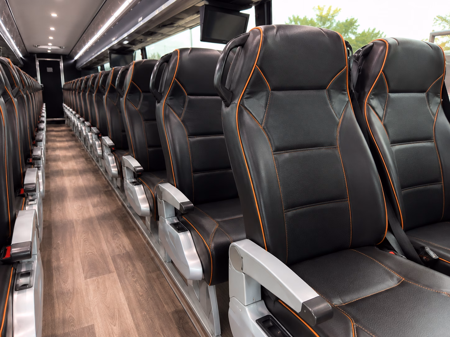 shuttle guests seamlessly between boulder hotels and mountain venues